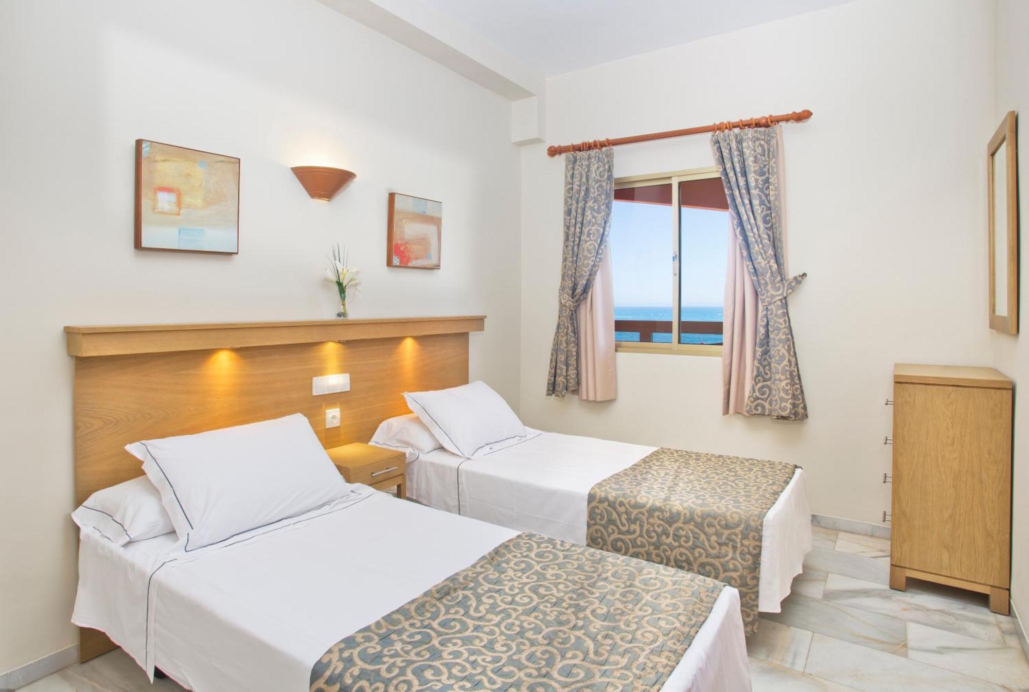 Sunset Beach Club Hotel Apartments Benalmadena Room photo