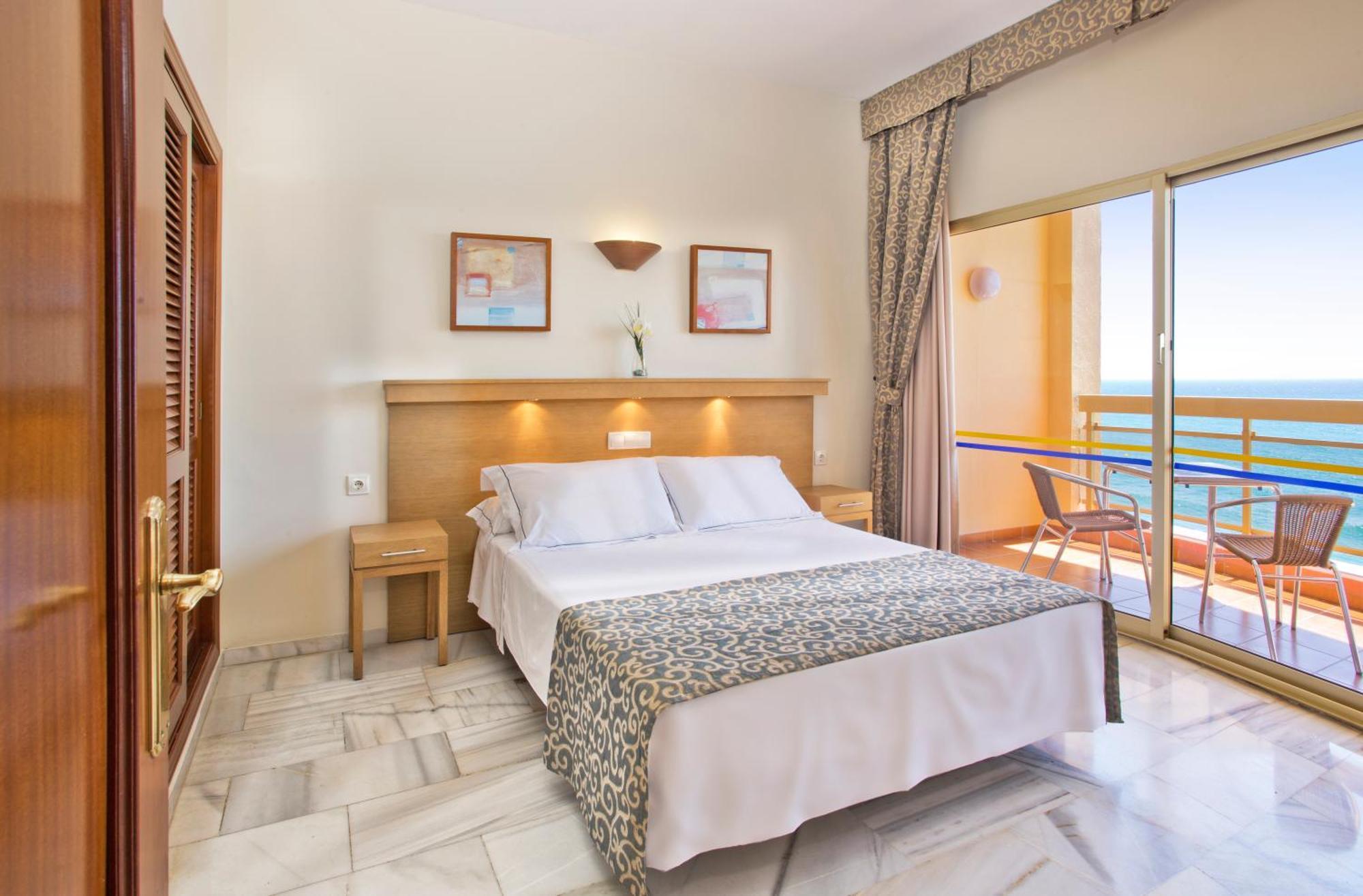 Sunset Beach Club Hotel Apartments Benalmadena Room photo